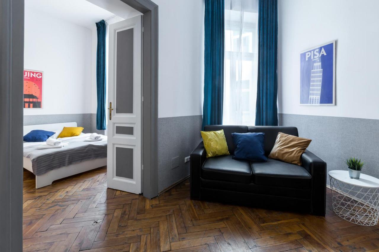 Wawel Cracow Old City Apartments - Friendhouse Apartments คราคูฟ ภายนอก รูปภาพ